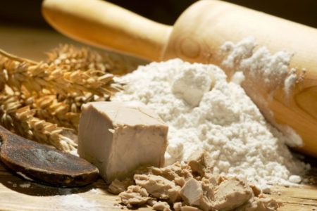 Чем полезны дрожжи для человеческого организма?