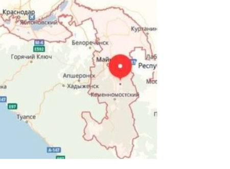 Какая российская республика со всех сторон окружена территорией другого субъекта федерации?
