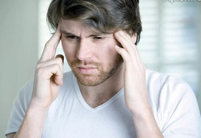 При каких признаках головной боли нужно срочно обратиться к врачу?